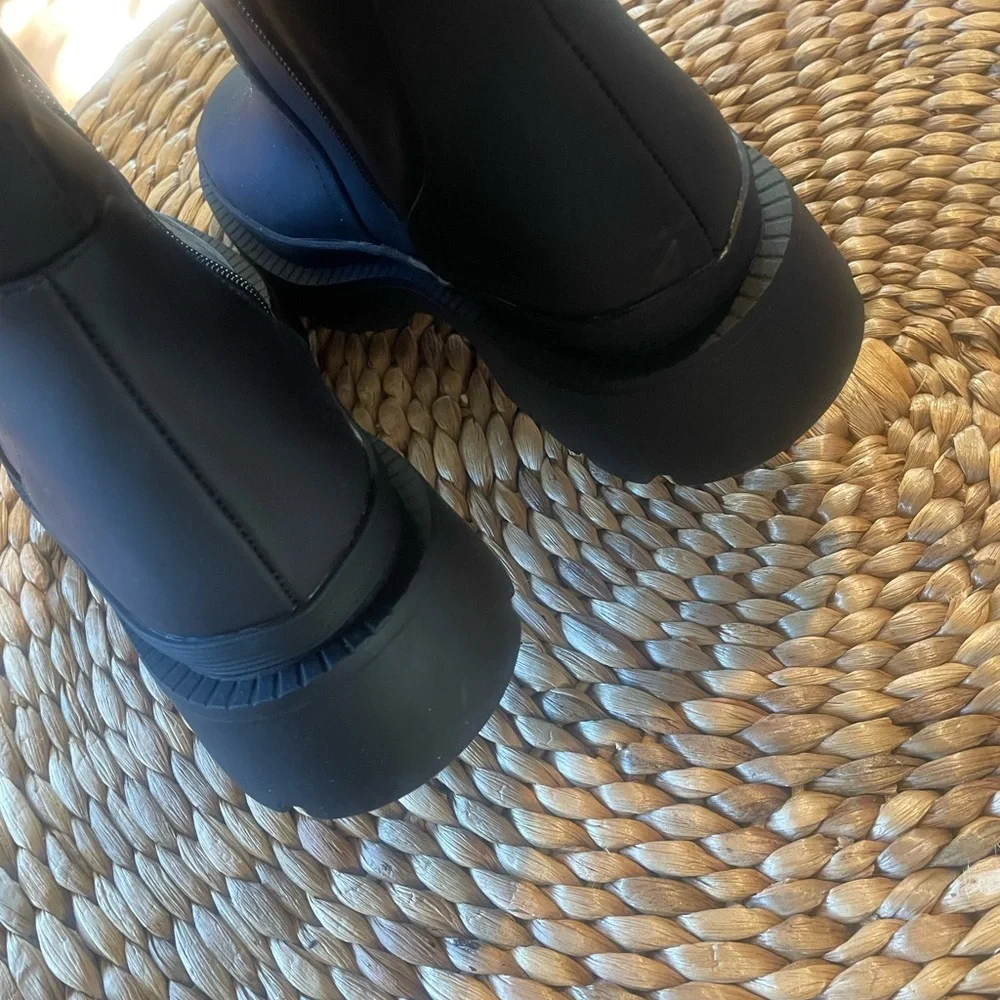 Bar lll Twyla Rubber Lug Boots - Picture 5 of 7